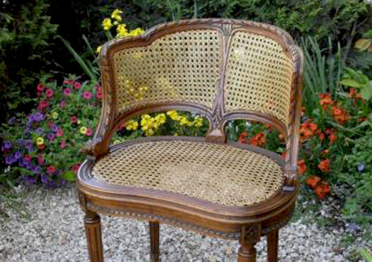 Les deux Rempailleurs du 93 ( Seine-Saint-Denis ) : Votre artisan rempailleur et canneur réalise le rempaillage et cannage de vos chaises, fauteuils, bancs, tabourets, tables basses, etc. Tapissier, tapisserie d’ameublement, canneur, cannage et rempailleur, rempaillage de chaise, remise en état de sièges anciens, fauteuils ...